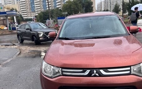 Mitsubishi Outlander III рестайлинг 3, 2012 год, 1 050 000 рублей, 3 фотография