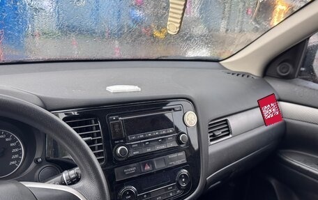 Mitsubishi Outlander III рестайлинг 3, 2012 год, 1 050 000 рублей, 13 фотография