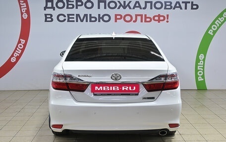 Toyota Camry, 2017 год, 2 320 000 рублей, 5 фотография
