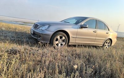 Mercedes-Benz C-Класс, 2004 год, 500 000 рублей, 1 фотография