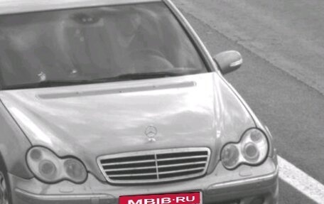 Mercedes-Benz C-Класс, 2004 год, 500 000 рублей, 4 фотография