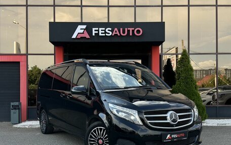 Mercedes-Benz V-Класс, 2018 год, 4 990 000 рублей, 3 фотография