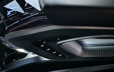 Mercedes-Benz V-Класс, 2018 год, 4 990 000 рублей, 26 фотография