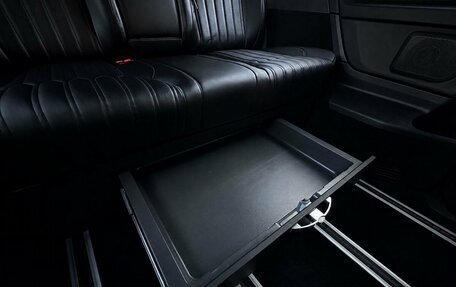 Mercedes-Benz V-Класс, 2018 год, 4 990 000 рублей, 23 фотография