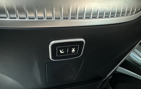 Mercedes-Benz V-Класс, 2018 год, 4 990 000 рублей, 27 фотография