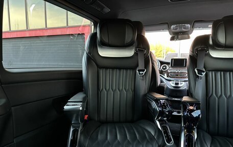 Mercedes-Benz V-Класс, 2018 год, 4 990 000 рублей, 22 фотография