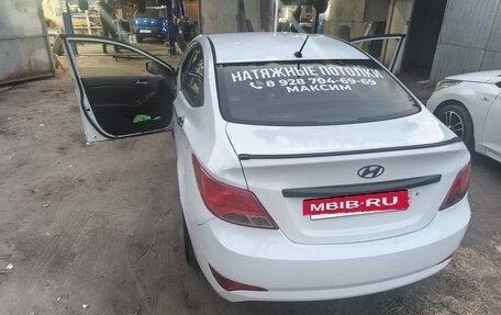 Hyundai Solaris II рестайлинг, 2014 год, 550 000 рублей, 3 фотография