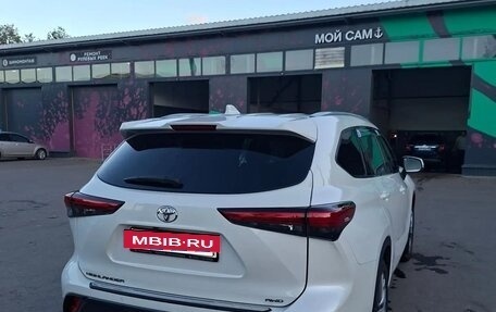Toyota Highlander, 2021 год, 4 300 000 рублей, 5 фотография