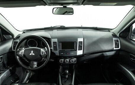 Mitsubishi Outlander III рестайлинг 3, 2012 год, 600 000 рублей, 13 фотография