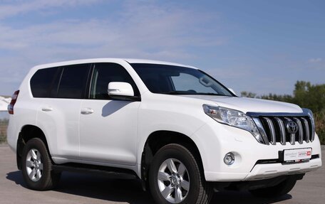 Toyota Land Cruiser Prado 150 рестайлинг 2, 2015 год, 3 296 800 рублей, 3 фотография