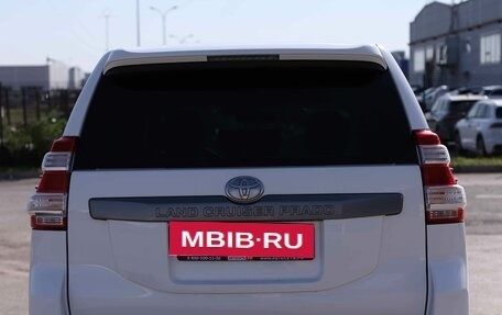 Toyota Land Cruiser Prado 150 рестайлинг 2, 2015 год, 3 296 800 рублей, 6 фотография
