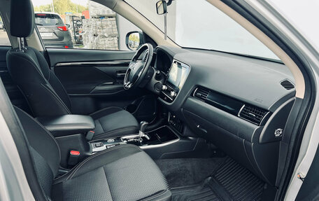 Mitsubishi Outlander III рестайлинг 3, 2021 год, 2 250 000 рублей, 8 фотография