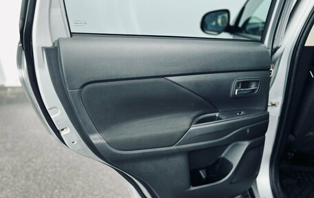Mitsubishi Outlander III рестайлинг 3, 2021 год, 2 250 000 рублей, 14 фотография