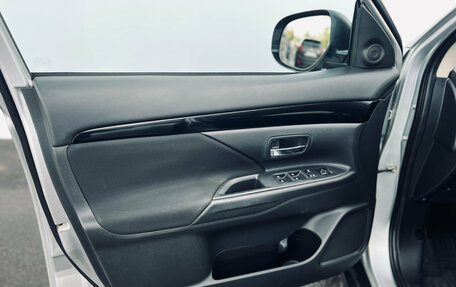 Mitsubishi Outlander III рестайлинг 3, 2021 год, 2 250 000 рублей, 13 фотография