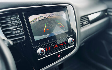 Mitsubishi Outlander III рестайлинг 3, 2021 год, 2 250 000 рублей, 15 фотография