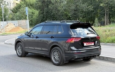 Volkswagen Tiguan II, 2019 год, 2 800 000 рублей, 1 фотография