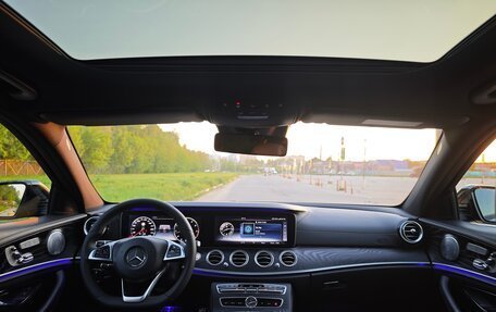 Mercedes-Benz E-Класс, 2017 год, 3 300 000 рублей, 10 фотография