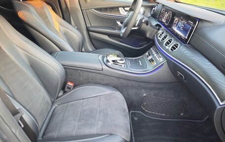 Mercedes-Benz E-Класс, 2017 год, 3 300 000 рублей, 14 фотография