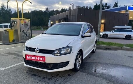 Volkswagen Polo VI (EU Market), 2011 год, 435 000 рублей, 2 фотография