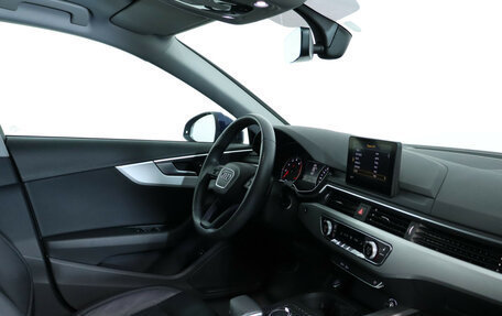 Audi A4, 2018 год, 2 290 000 рублей, 12 фотография