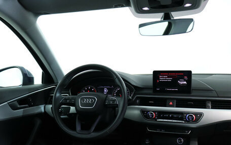 Audi A4, 2018 год, 2 290 000 рублей, 13 фотография