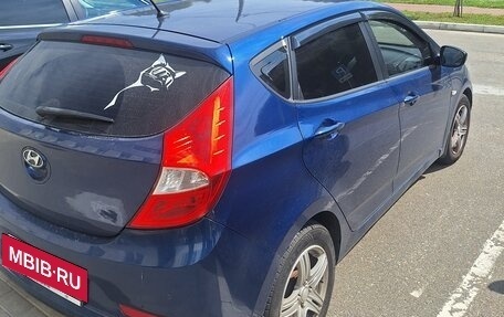 Hyundai Solaris II рестайлинг, 2015 год, 850 000 рублей, 2 фотография
