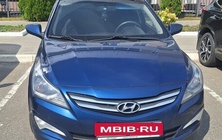 Hyundai Solaris II рестайлинг, 2015 год, 850 000 рублей, 5 фотография