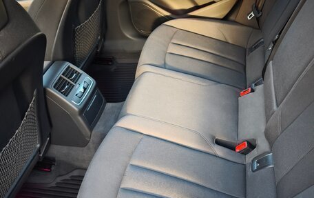 Audi A4, 2015 год, 2 100 000 рублей, 10 фотография
