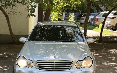 Mercedes-Benz C-Класс, 2004 год, 449 999 рублей, 3 фотография