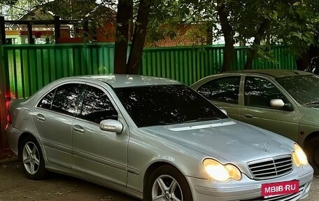 Mercedes-Benz C-Класс, 2004 год, 449 999 рублей, 2 фотография