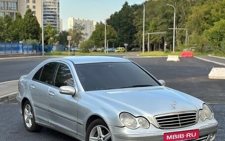 Mercedes-Benz C-Класс, 2004 год, 449 999 рублей, 4 фотография
