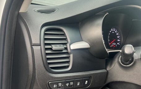 KIA Rio IV, 2018 год, 1 290 000 рублей, 17 фотография