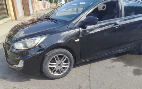 Hyundai Solaris II рестайлинг, 2011 год, 450 000 рублей, 3 фотография