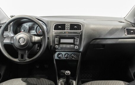 Volkswagen Polo VI (EU Market), 2011 год, 800 000 рублей, 6 фотография