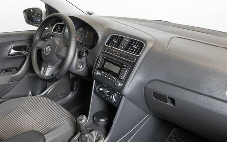 Volkswagen Polo VI (EU Market), 2011 год, 800 000 рублей, 7 фотография