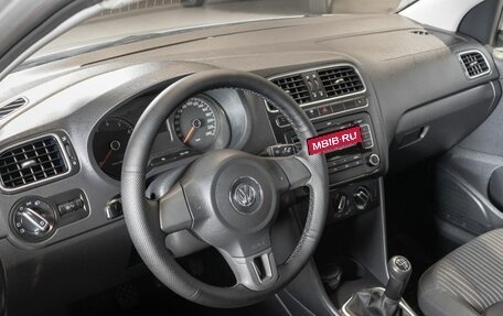 Volkswagen Polo VI (EU Market), 2011 год, 800 000 рублей, 5 фотография