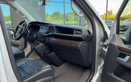 Volkswagen Multivan T6 рестайлинг, 2020 год, 5 990 000 рублей, 13 фотография