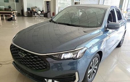 Ford Escort, 2022 год, 915 000 рублей, 1 фотография