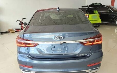 Ford Escort, 2022 год, 915 000 рублей, 5 фотография
