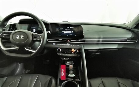 Hyundai Elantra, 2024 год, 1 995 000 рублей, 13 фотография