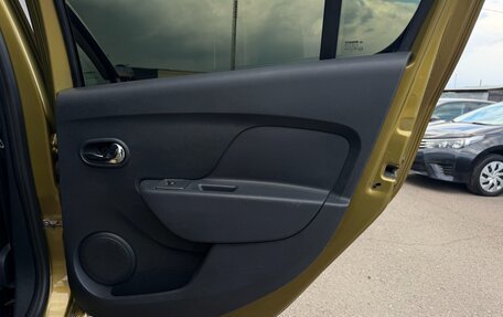 Renault Sandero II рестайлинг, 2016 год, 897 000 рублей, 18 фотография