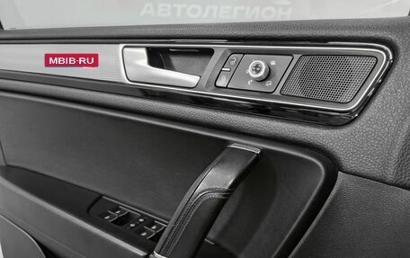 Volkswagen Touareg III, 2016 год, 3 150 000 рублей, 27 фотография