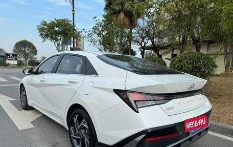 Hyundai Elantra, 2023 год, 1 400 000 рублей, 5 фотография