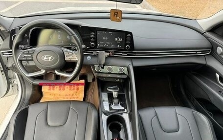 Hyundai Elantra, 2023 год, 1 400 000 рублей, 8 фотография