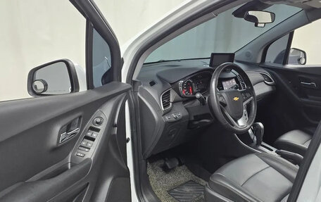Chevrolet Trax, 2022 год, 1 200 000 рублей, 5 фотография