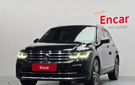 Volkswagen Tiguan II, 2023 год, 2 900 000 рублей, 2 фотография