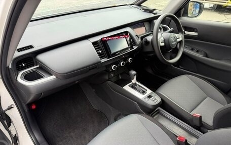 Honda Fit, 2022 год, 900 000 рублей, 4 фотография