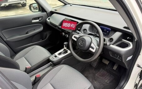 Honda Fit, 2022 год, 900 000 рублей, 14 фотография