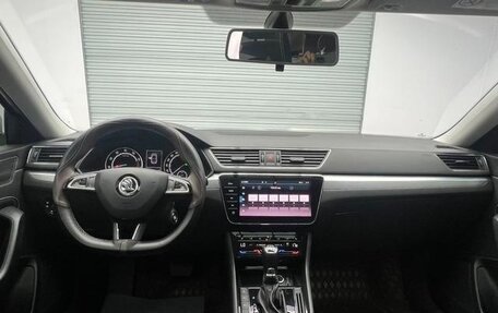 Skoda Superb III рестайлинг, 2022 год, 1 940 000 рублей, 4 фотография