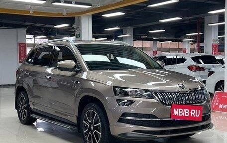 Skoda Karoq I, 2022 год, 2 100 000 рублей, 3 фотография